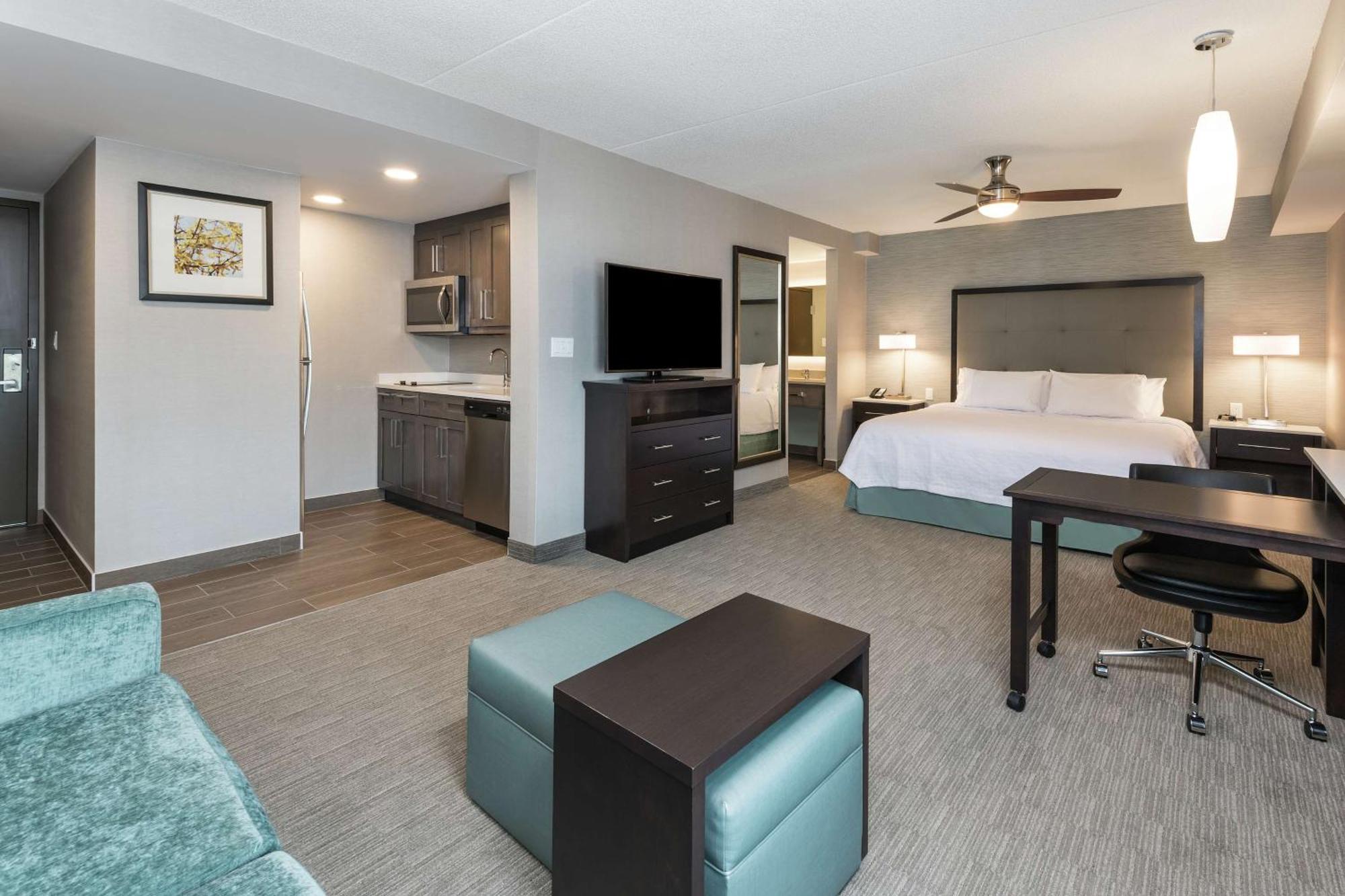Hotel Homewood By Hilton Airport